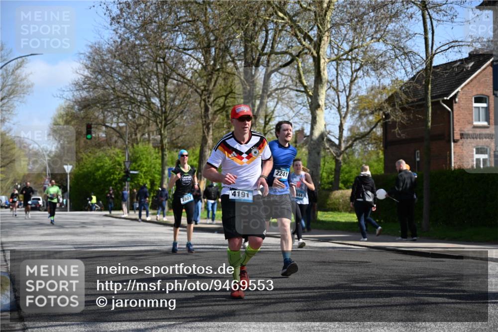 12.04.2026 - 45. Internationalen Wilhelmsburger Insellauf J. Mangold http://msf.ph/oto/9469553 12.04.2026 11:17:42 Ziel 2419, 2420, 2312, 2241, 5309, 3944, 3398, 2807, 4191, 4786, 3435, 2240, 5700, 4902, 4918 meine-sportfotos.de