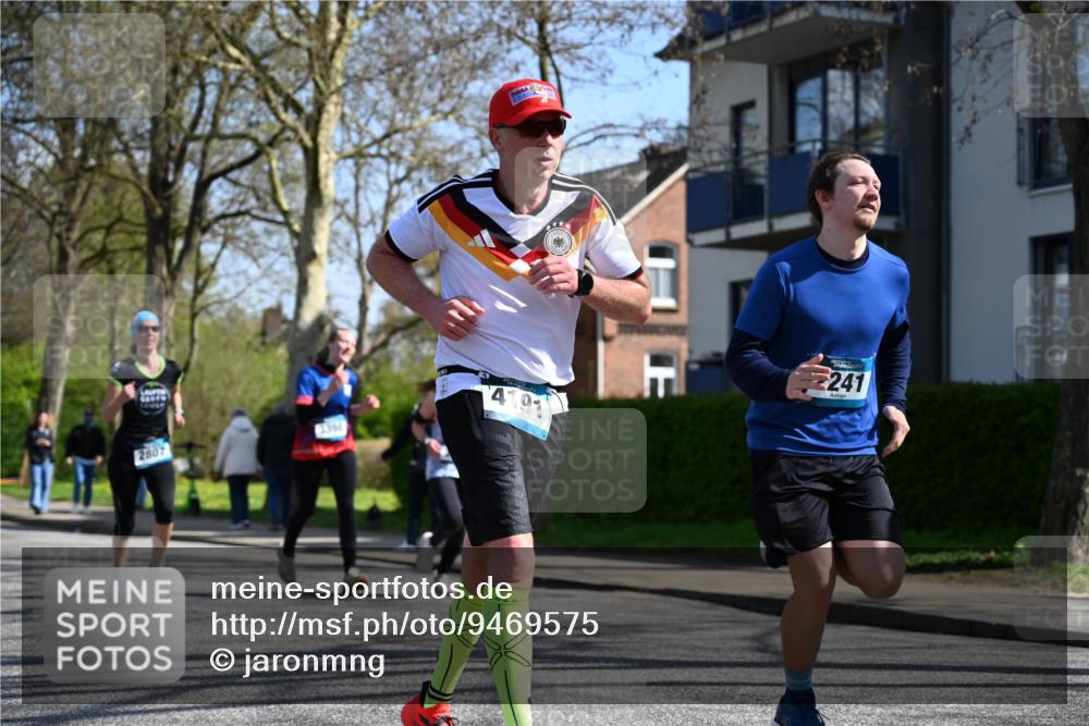 12.04.2026 - 45. Internationalen Wilhelmsburger Insellauf J. Mangold http://msf.ph/oto/9469575 12.04.2026 11:17:43 Ziel 2419, 2420, 2312, 2241, 5309, 3944, 3398, 2807, 4191, 4786, 4786, 3435, 2240, 5700, 4902, 4918 meine-sportfotos.de