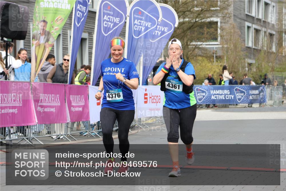 12.04.2026 - 45. Internationalen Wilhelmsburger Insellauf Strokosch-Dieckow http://msf.ph/oto/9469576 12.04.2026 13:40:14 Ziel 4376, 4361 meine-sportfotos.de