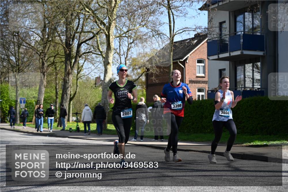 12.04.2026 - 45. Internationalen Wilhelmsburger Insellauf J. Mangold http://msf.ph/oto/9469583 12.04.2026 11:17:45 Ziel 2419, 2420, 2312, 2241, 5309, 3944, 3398, 2807, 4191, 4786, 3435, 2240, 2240, 5700, 4902, 4918 meine-sportfotos.de