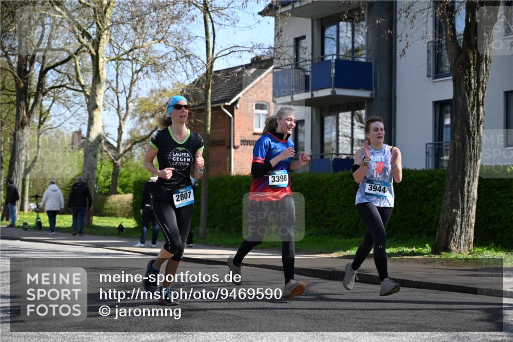 12.04.2026 - 45. Internationalen Wilhelmsburger Insellauf J. Mangold http://msf.ph/oto/9469590 12.04.2026 11:17:45 Ziel 2419, 2420, 2312, 2241, 5309, 3944, 3398, 2807, 4191, 4786, 3435, 2240, 2240, 5700, 4902, 4918 meine-sportfotos.de
