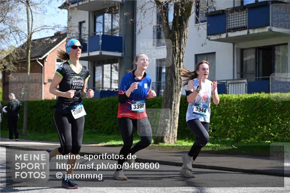 12.04.2026 - 45. Internationalen Wilhelmsburger Insellauf J. Mangold http://msf.ph/oto/9469600 12.04.2026 11:17:46 Ziel 2419, 2420, 2312, 2241, 5309, 3944, 3398, 2807, 4191, 4786, 3435, 2240, 5700, 4902, 4918 meine-sportfotos.de