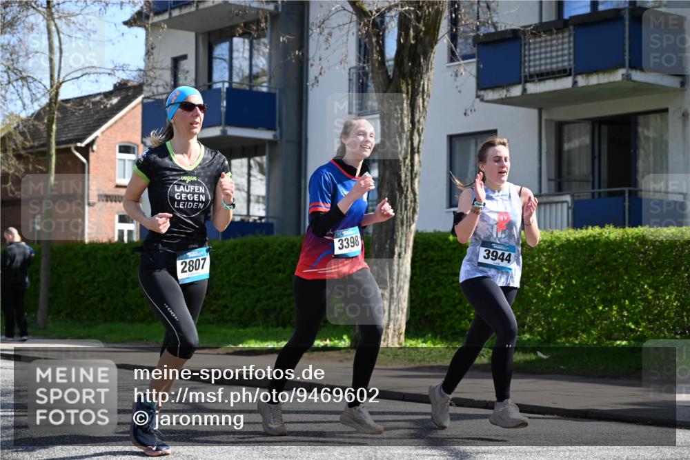 12.04.2026 - 45. Internationalen Wilhelmsburger Insellauf J. Mangold http://msf.ph/oto/9469602 12.04.2026 11:17:46 Ziel 2419, 2420, 2312, 2241, 5309, 3944, 3398, 2807, 4191, 4786, 3435, 2240, 5700, 4902, 4918 meine-sportfotos.de