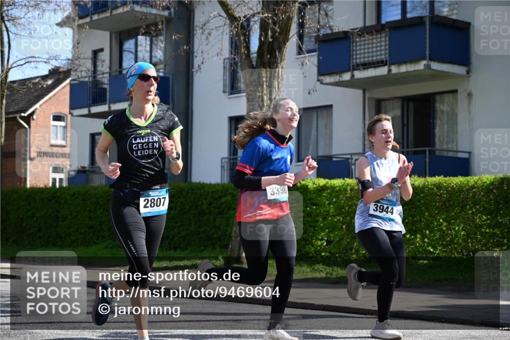 12.04.2026 - 45. Internationalen Wilhelmsburger Insellauf J. Mangold http://msf.ph/oto/9469604 12.04.2026 11:17:46 Ziel 2419, 2420, 2312, 2241, 5309, 3944, 3398, 2807, 4191, 4786, 3435, 2240, 5700, 4902, 4918 meine-sportfotos.de