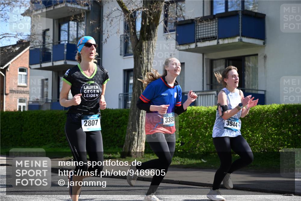 12.04.2026 - 45. Internationalen Wilhelmsburger Insellauf J. Mangold http://msf.ph/oto/9469605 12.04.2026 11:17:46 Ziel 2419, 2420, 2312, 2241, 5309, 3944, 3398, 2807, 4191, 4786, 3435, 2240, 5700, 4902, 4918 meine-sportfotos.de