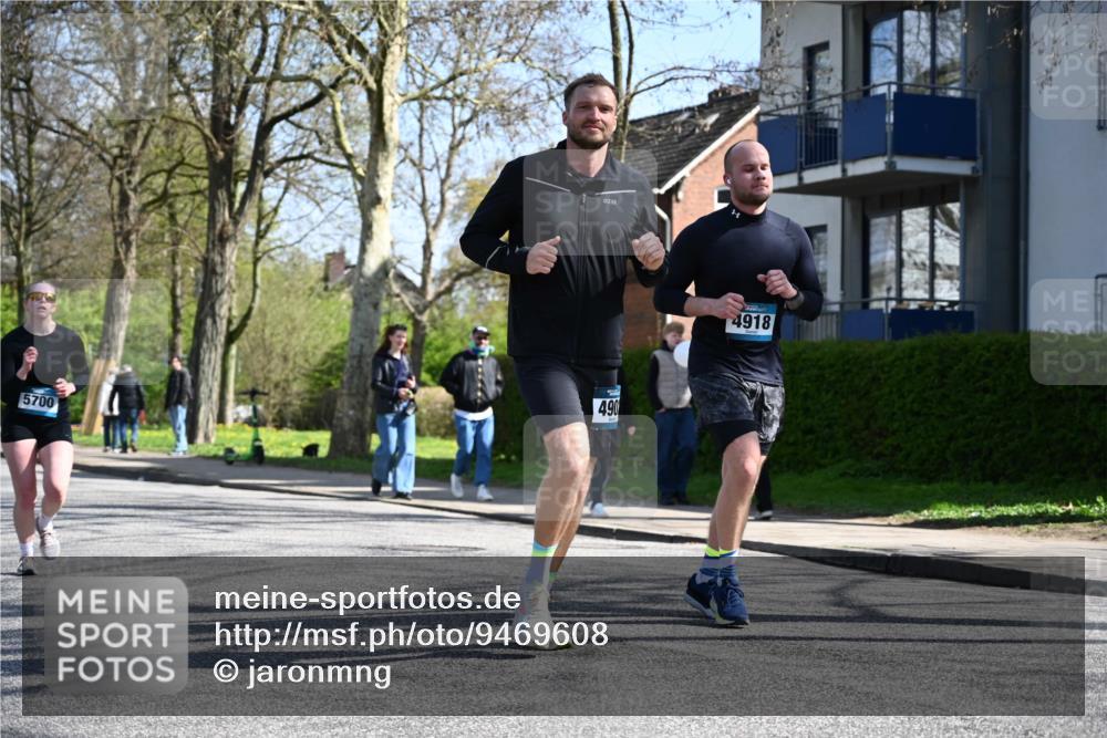 12.04.2026 - 45. Internationalen Wilhelmsburger Insellauf J. Mangold http://msf.ph/oto/9469608 12.04.2026 11:18:00 Ziel 2807, 4191, 4786, 3435, 2240, 5700, 4902, 4918, 2806, 4582, 4586, 2385 meine-sportfotos.de