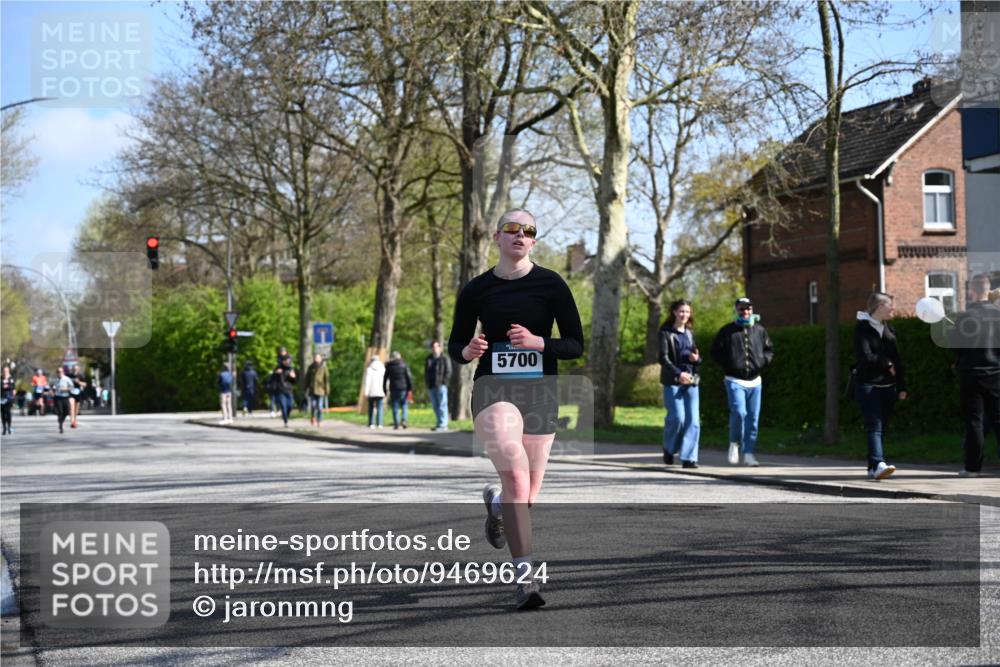 12.04.2026 - 45. Internationalen Wilhelmsburger Insellauf J. Mangold http://msf.ph/oto/9469624 12.04.2026 11:18:01 Ziel 4191, 4786, 3435, 2240, 5700, 4902, 4918, 2806, 4582, 4586, 2385 meine-sportfotos.de