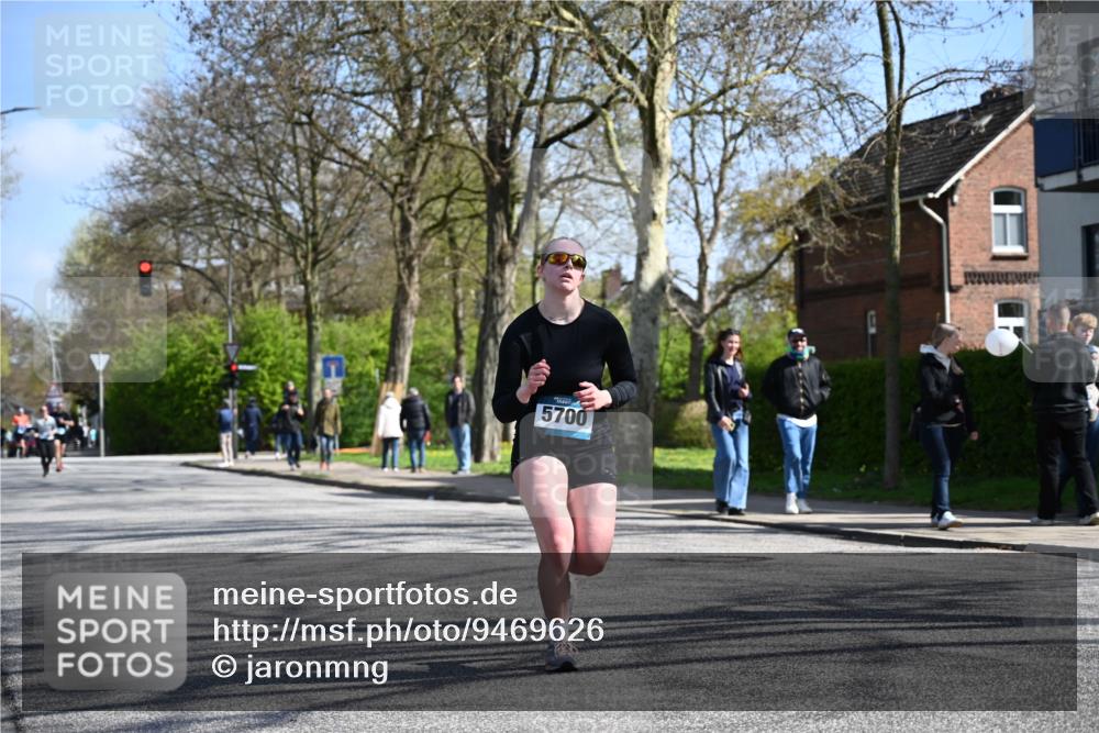 12.04.2026 - 45. Internationalen Wilhelmsburger Insellauf J. Mangold http://msf.ph/oto/9469626 12.04.2026 11:18:01 Ziel 4191, 4786, 3435, 2240, 5700, 4902, 4918, 2806, 4582, 4586, 2385 meine-sportfotos.de