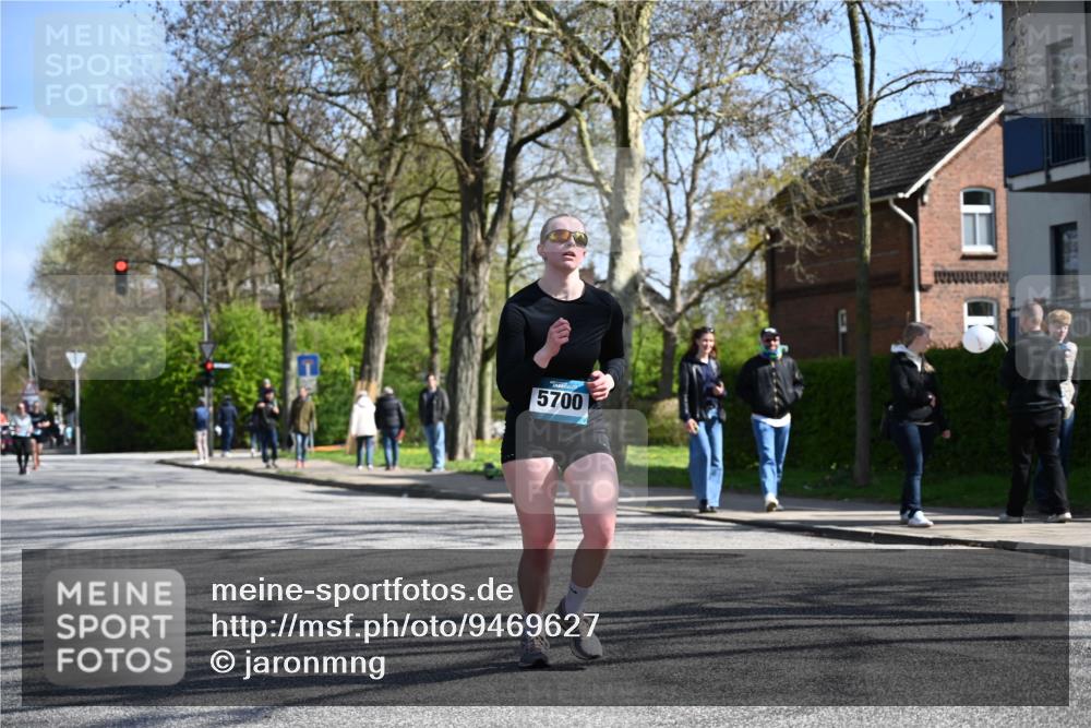 12.04.2026 - 45. Internationalen Wilhelmsburger Insellauf J. Mangold http://msf.ph/oto/9469627 12.04.2026 11:18:01 Ziel 4191, 4786, 3435, 2240, 5700, 4902, 4918, 2806, 4582, 4586, 2385 meine-sportfotos.de