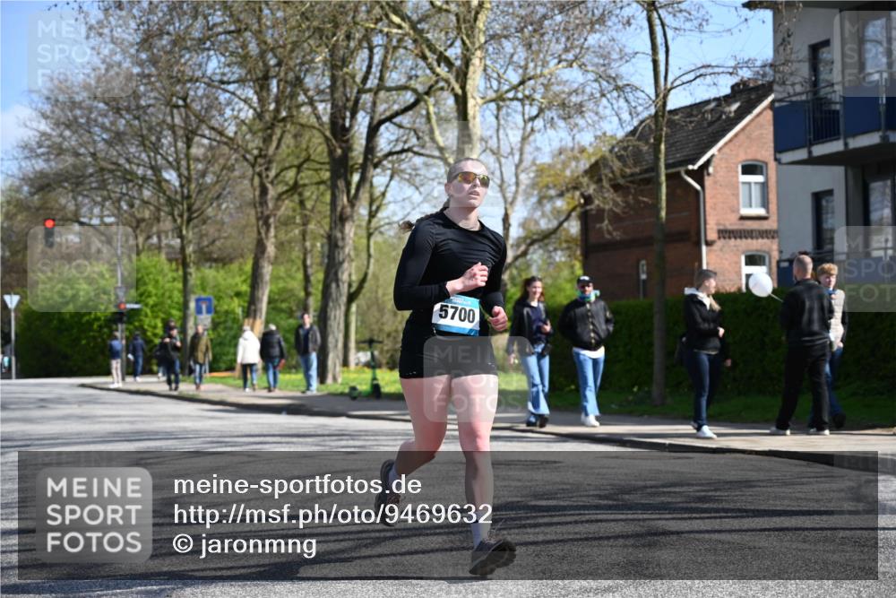 12.04.2026 - 45. Internationalen Wilhelmsburger Insellauf J. Mangold http://msf.ph/oto/9469632 12.04.2026 11:18:02 Ziel 4786, 3435, 2240, 5700, 4902, 4918, 2806, 4582, 4586, 4582, 4586, 2385, 3633 meine-sportfotos.de
