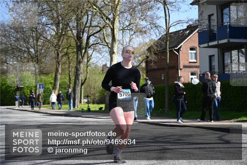 12.04.2026 - 45. Internationalen Wilhelmsburger Insellauf J. Mangold http://msf.ph/oto/9469634 12.04.2026 11:18:02 Ziel 4786, 3435, 2240, 5700, 4902, 4918, 2806, 4582, 4586, 4582, 4586, 2385, 3633 meine-sportfotos.de