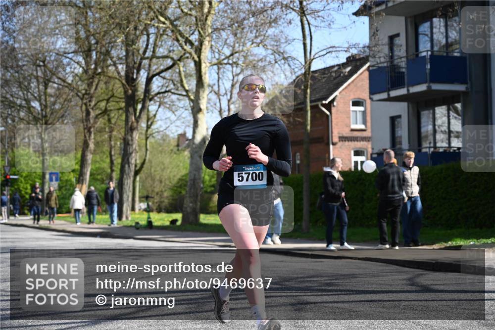 12.04.2026 - 45. Internationalen Wilhelmsburger Insellauf J. Mangold http://msf.ph/oto/9469637 12.04.2026 11:18:02 Ziel 4786, 3435, 2240, 5700, 4902, 4918, 2806, 4582, 4586, 4582, 4586, 2385, 3633 meine-sportfotos.de