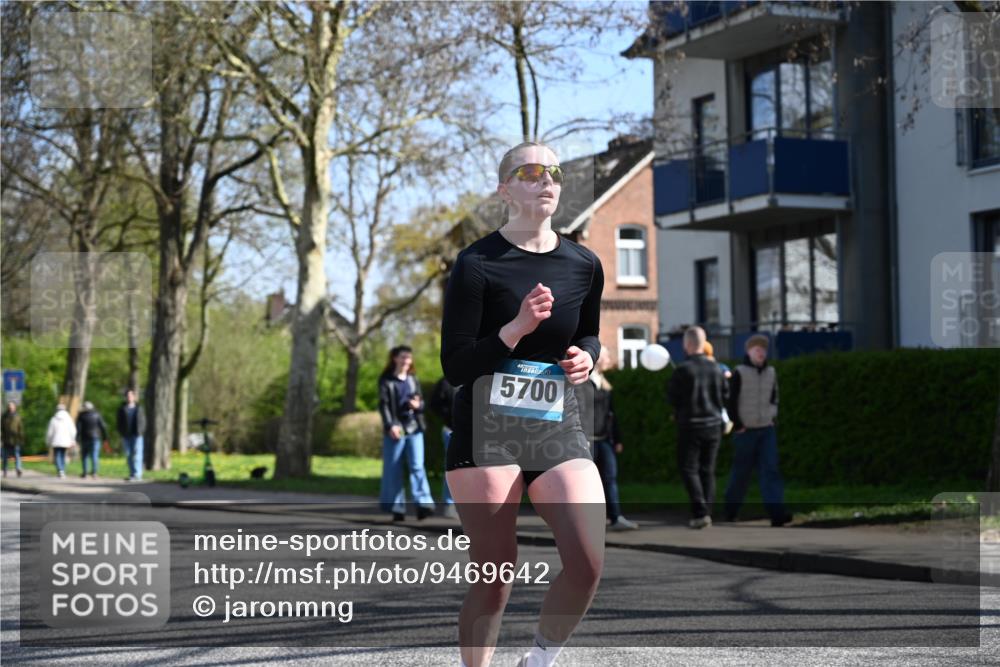 12.04.2026 - 45. Internationalen Wilhelmsburger Insellauf J. Mangold http://msf.ph/oto/9469642 12.04.2026 11:18:02 Ziel 4786, 3435, 2240, 5700, 4902, 4918, 2806, 4582, 4586, 4582, 4586, 2385, 3633 meine-sportfotos.de