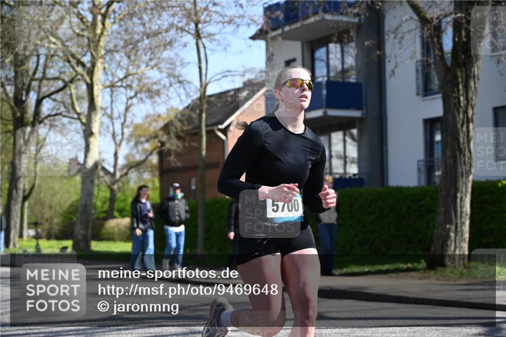 12.04.2026 - 45. Internationalen Wilhelmsburger Insellauf J. Mangold http://msf.ph/oto/9469648 12.04.2026 11:18:02 Ziel 4786, 3435, 2240, 5700, 4902, 4918, 2806, 4582, 4586, 4582, 4586, 2385, 3633 meine-sportfotos.de