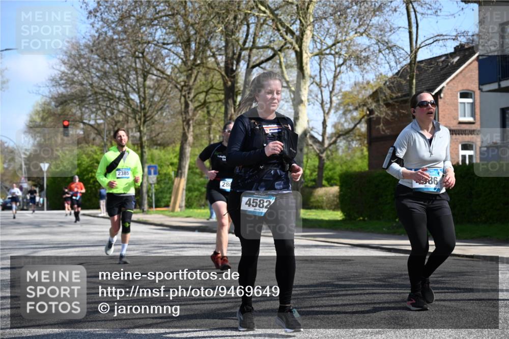 12.04.2026 - 45. Internationalen Wilhelmsburger Insellauf J. Mangold http://msf.ph/oto/9469649 12.04.2026 11:18:18 Ziel 2806, 4582, 4586, 2385, 3633, 3096, 3421, 2322, 4148, 4147, 3421, 2322, 4148, 4147, 3104, 4151 meine-sportfotos.de