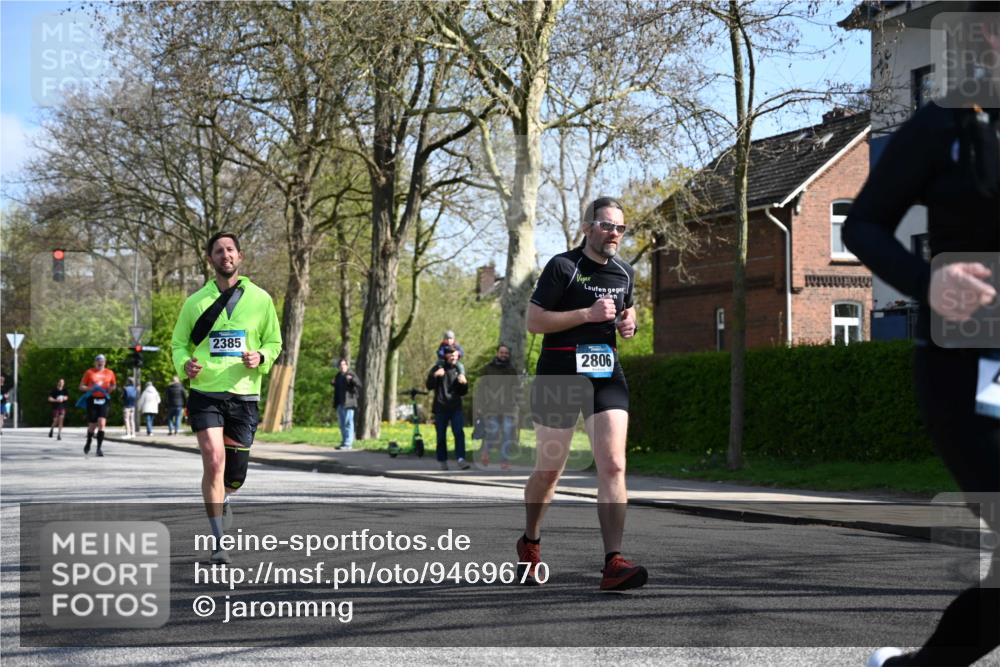 12.04.2026 - 45. Internationalen Wilhelmsburger Insellauf J. Mangold http://msf.ph/oto/9469670 12.04.2026 11:18:19 Ziel 2806, 4582, 4586, 2385, 3633, 3096, 3421, 2322, 4148, 4147, 3104, 4151 meine-sportfotos.de