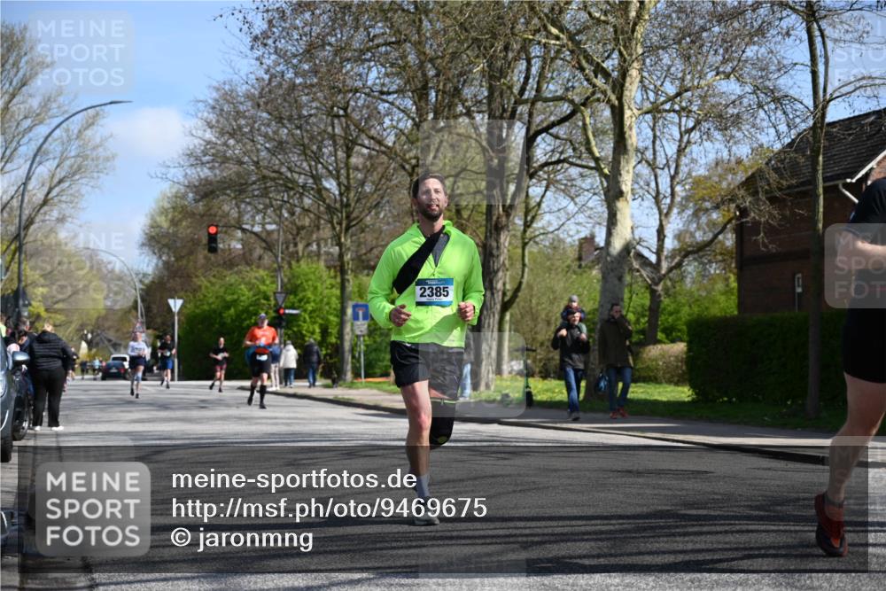 12.04.2026 - 45. Internationalen Wilhelmsburger Insellauf J. Mangold http://msf.ph/oto/9469675 12.04.2026 11:18:20 Ziel 2806, 4582, 4586, 2385, 3633, 3096, 3421, 2322, 4148, 4147, 3104, 4151 meine-sportfotos.de