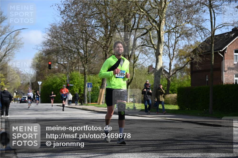 12.04.2026 - 45. Internationalen Wilhelmsburger Insellauf J. Mangold http://msf.ph/oto/9469678 12.04.2026 11:18:20 Ziel 2806, 4582, 4586, 2385, 3633, 3096, 3421, 2322, 4148, 4147, 3104, 4151 meine-sportfotos.de