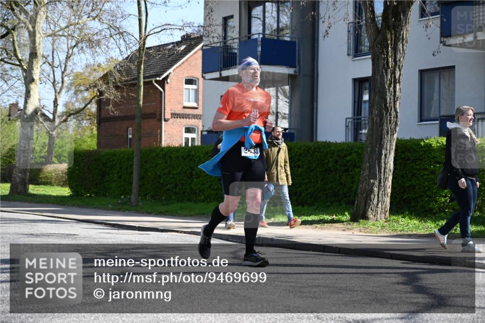 12.04.2026 - 45. Internationalen Wilhelmsburger Insellauf J. Mangold http://msf.ph/oto/9469699 12.04.2026 11:18:30 Ziel 2806, 4582, 4586, 2385, 3633, 3096, 3421, 2322, 4148, 4147, 3421, 2322, 4148, 4147, 3104, 4151, 2960 meine-sportfotos.de