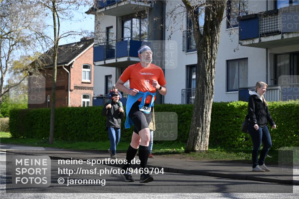 12.04.2026 - 45. Internationalen Wilhelmsburger Insellauf J. Mangold http://msf.ph/oto/9469704 12.04.2026 11:18:31 Ziel 2806, 4582, 4586, 2385, 3633, 3096, 3421, 2322, 4148, 4147, 3104, 4151, 2960 meine-sportfotos.de