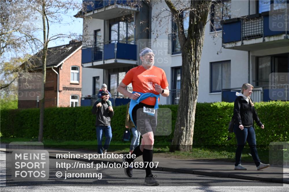12.04.2026 - 45. Internationalen Wilhelmsburger Insellauf J. Mangold http://msf.ph/oto/9469707 12.04.2026 11:18:31 Ziel 2806, 4582, 4586, 2385, 3633, 3096, 3421, 2322, 4148, 4147, 3104, 4151, 2960 meine-sportfotos.de