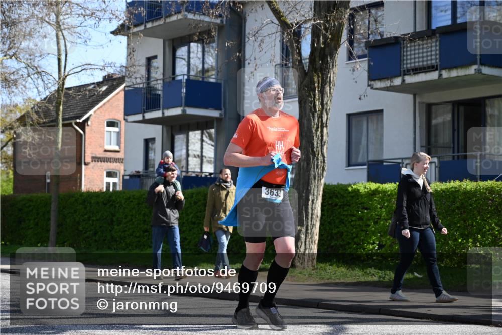 12.04.2026 - 45. Internationalen Wilhelmsburger Insellauf J. Mangold http://msf.ph/oto/9469709 12.04.2026 11:18:31 Ziel 2806, 4582, 4586, 2385, 3633, 3096, 3421, 2322, 4148, 4147, 3104, 4151, 2960 meine-sportfotos.de