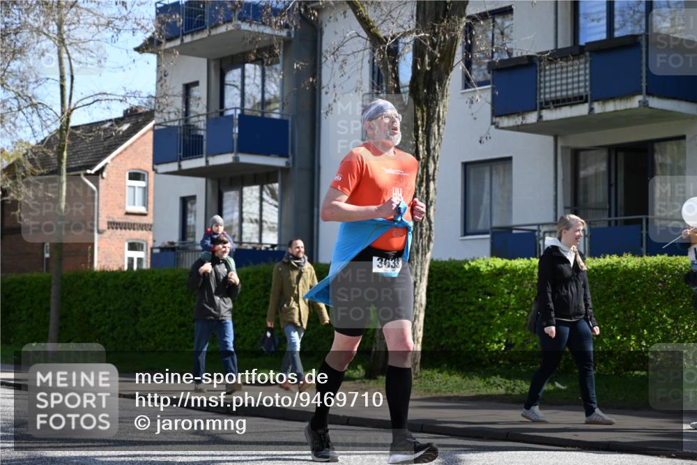 12.04.2026 - 45. Internationalen Wilhelmsburger Insellauf J. Mangold http://msf.ph/oto/9469710 12.04.2026 11:18:31 Ziel 2806, 4582, 4586, 2385, 3633, 3096, 3421, 2322, 4148, 4147, 3104, 4151, 2960 meine-sportfotos.de