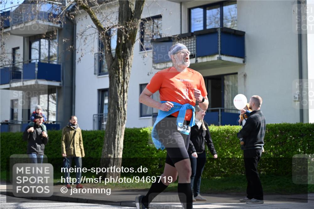 12.04.2026 - 45. Internationalen Wilhelmsburger Insellauf J. Mangold http://msf.ph/oto/9469719 12.04.2026 11:18:32 Ziel 2806, 4582, 4586, 2385, 3633, 3096, 3421, 2322, 4148, 4147, 3104, 4151, 2960 meine-sportfotos.de