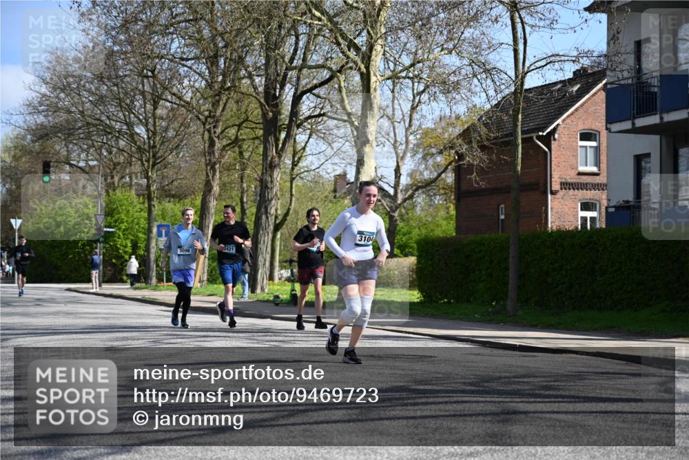 12.04.2026 - 45. Internationalen Wilhelmsburger Insellauf J. Mangold http://msf.ph/oto/9469723 12.04.2026 11:18:34 Ziel 2806, 4582, 4586, 2385, 3633, 3096, 3421, 2322, 4148, 4147, 3104, 4151, 2960, 2960 meine-sportfotos.de