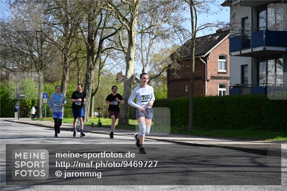 12.04.2026 - 45. Internationalen Wilhelmsburger Insellauf J. Mangold http://msf.ph/oto/9469727 12.04.2026 11:18:35 Ziel 2806, 4582, 4586, 2385, 3633, 3096, 3421, 2322, 4148, 4147, 3104, 4151, 2960, 2471 meine-sportfotos.de