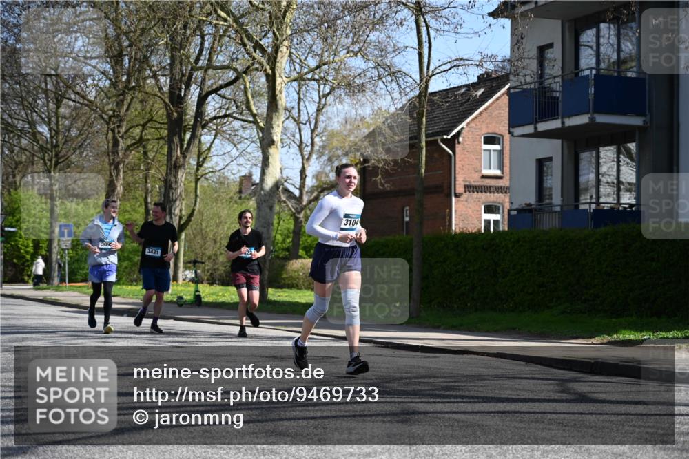 12.04.2026 - 45. Internationalen Wilhelmsburger Insellauf J. Mangold http://msf.ph/oto/9469733 12.04.2026 11:18:35 Ziel 2806, 4582, 4586, 2385, 3633, 3096, 3421, 2322, 4148, 4147, 3104, 4151, 2960, 2471 meine-sportfotos.de