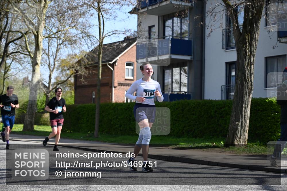 12.04.2026 - 45. Internationalen Wilhelmsburger Insellauf J. Mangold http://msf.ph/oto/9469751 12.04.2026 11:18:36 Ziel 2806, 4582, 4586, 2385, 3633, 3096, 3421, 2322, 4148, 4147, 3104, 4151, 2960, 2471 meine-sportfotos.de