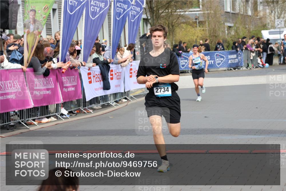 12.04.2026 - 45. Internationalen Wilhelmsburger Insellauf Strokosch-Dieckow http://msf.ph/oto/9469756 12.04.2026 12:50:44 Ziel 2734, 5601 meine-sportfotos.de