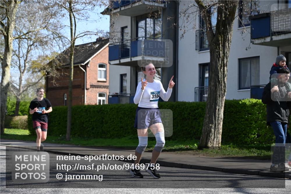 12.04.2026 - 45. Internationalen Wilhelmsburger Insellauf J. Mangold http://msf.ph/oto/9469758 12.04.2026 11:18:36 Ziel 2806, 4582, 4586, 2385, 3633, 3096, 3421, 2322, 4148, 4147, 3104, 4151, 2960, 2471 meine-sportfotos.de