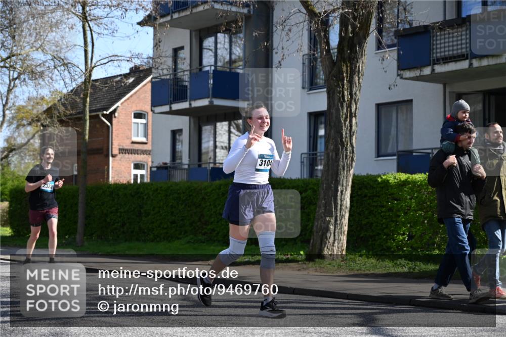 12.04.2026 - 45. Internationalen Wilhelmsburger Insellauf J. Mangold http://msf.ph/oto/9469760 12.04.2026 11:18:37 Ziel 4582, 4586, 2385, 3633, 3096, 3421, 2322, 4148, 4147, 3104, 4151, 2960, 2471 meine-sportfotos.de