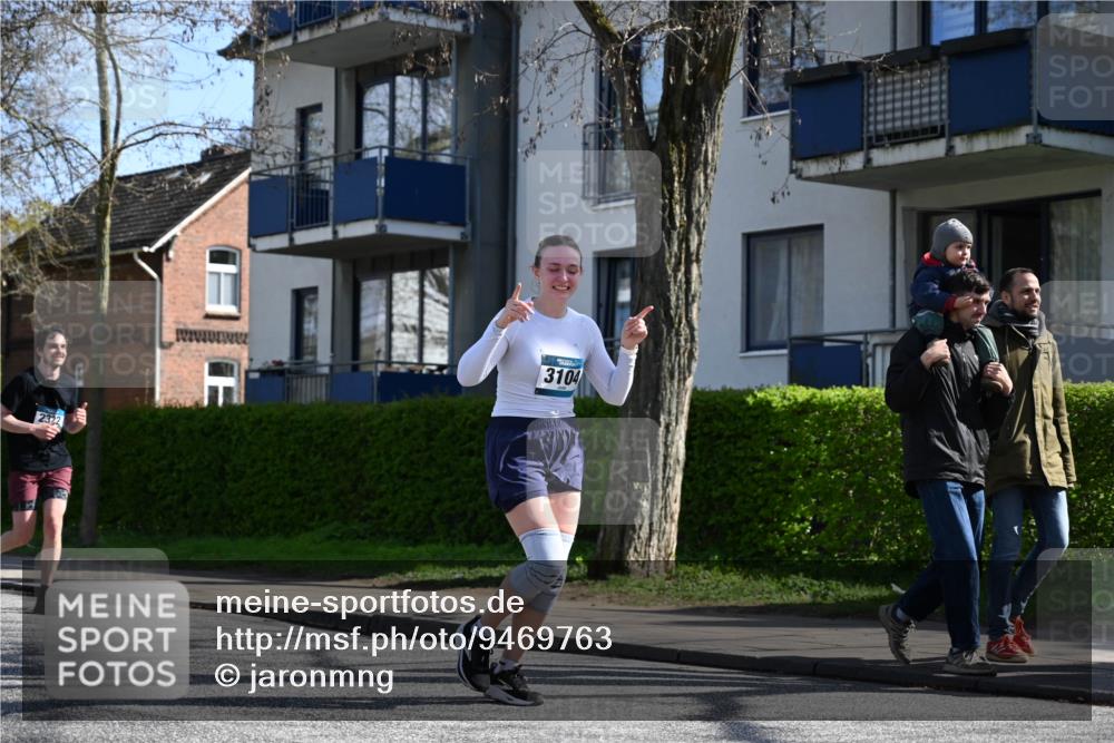 12.04.2026 - 45. Internationalen Wilhelmsburger Insellauf J. Mangold http://msf.ph/oto/9469763 12.04.2026 11:18:37 Ziel 4582, 4586, 2385, 3633, 3096, 3421, 2322, 4148, 4147, 3104, 4151, 2960, 2471 meine-sportfotos.de