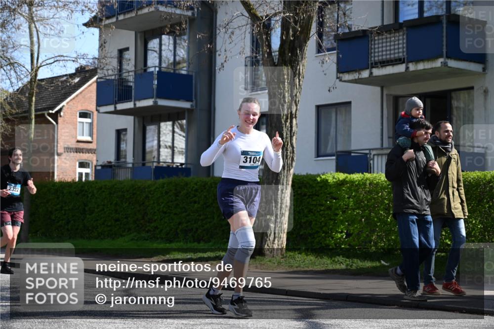 12.04.2026 - 45. Internationalen Wilhelmsburger Insellauf J. Mangold http://msf.ph/oto/9469765 12.04.2026 11:18:37 Ziel 4582, 4586, 2385, 3633, 3096, 3421, 2322, 4148, 4147, 3104, 4151, 2960, 2471 meine-sportfotos.de