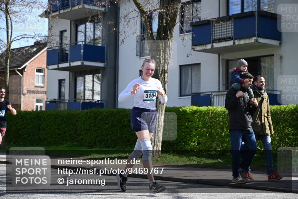 12.04.2026 - 45. Internationalen Wilhelmsburger Insellauf J. Mangold http://msf.ph/oto/9469767 12.04.2026 11:18:37 Ziel 4582, 4586, 2385, 3633, 3096, 3421, 2322, 4148, 4147, 3104, 4151, 2960, 2471 meine-sportfotos.de