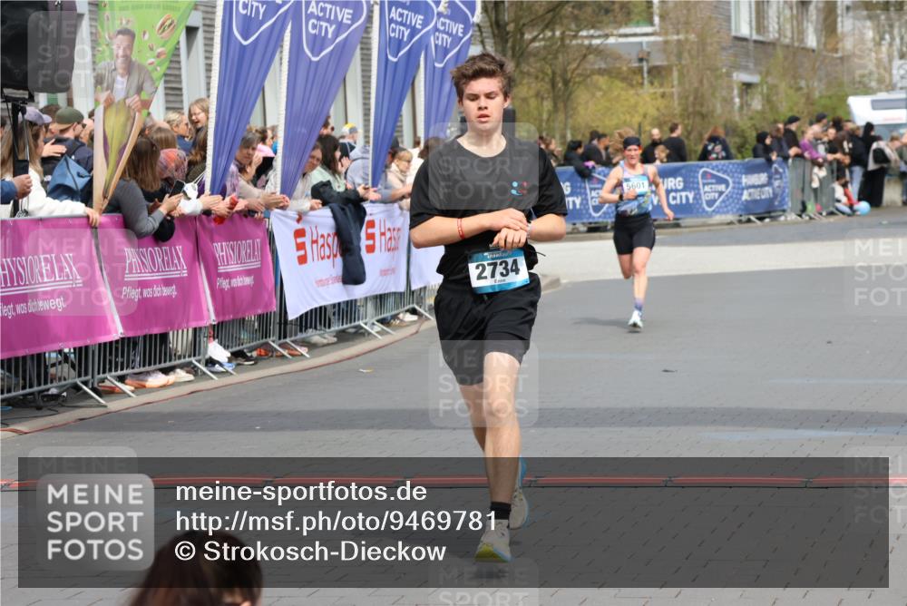 12.04.2026 - 45. Internationalen Wilhelmsburger Insellauf Strokosch-Dieckow http://msf.ph/oto/9469781 12.04.2026 12:50:44 Ziel 2734, 5601 meine-sportfotos.de