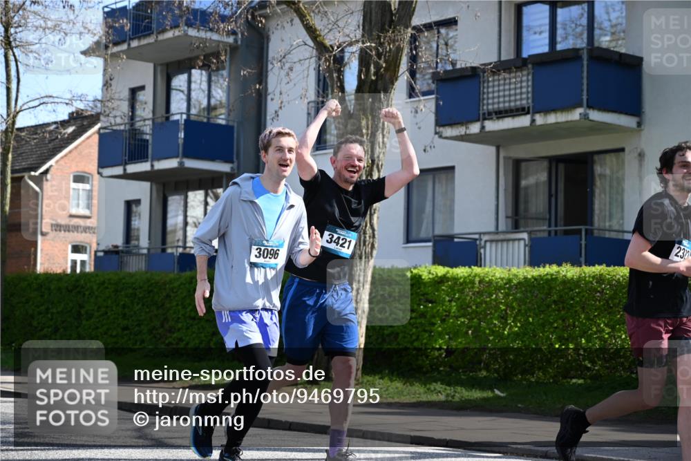 12.04.2026 - 45. Internationalen Wilhelmsburger Insellauf J. Mangold http://msf.ph/oto/9469795 12.04.2026 11:18:40 Ziel 2385, 3633, 3096, 3421, 2322, 4148, 4147, 3104, 4151, 2960, 2471 meine-sportfotos.de