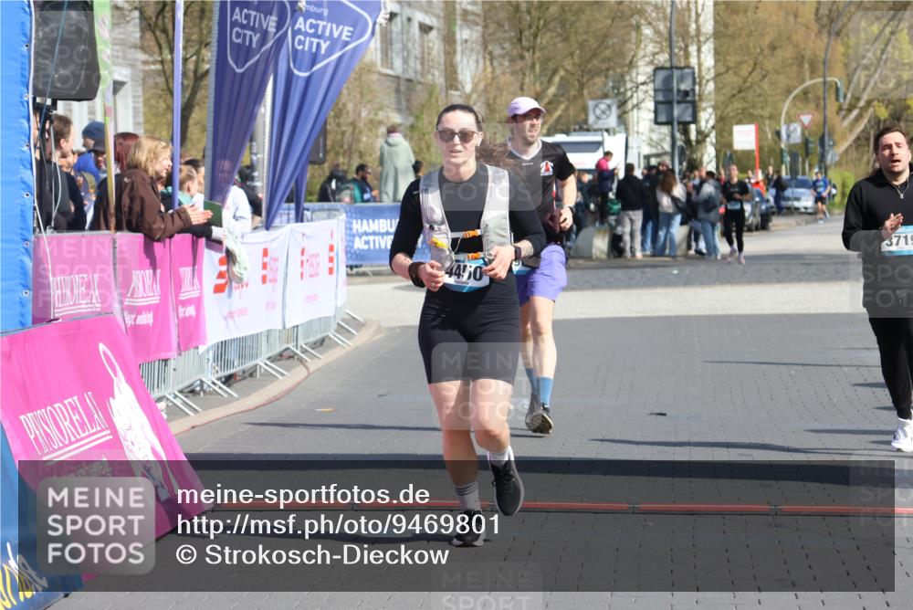 12.04.2026 - 45. Internationalen Wilhelmsburger Insellauf Strokosch-Dieckow http://msf.ph/oto/9469801 12.04.2026 11:24:45 Ziel 4450, 3719, 3690 meine-sportfotos.de