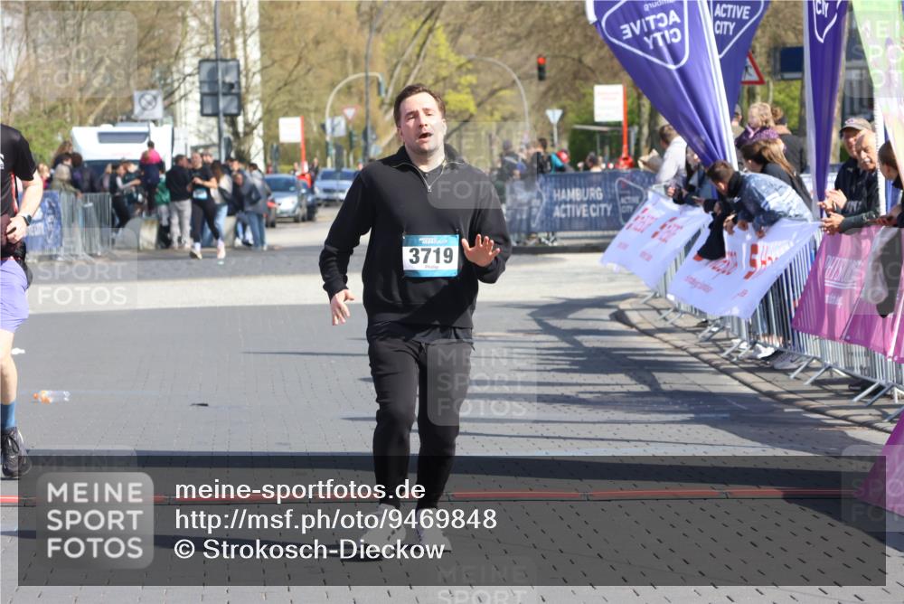 12.04.2026 - 45. Internationalen Wilhelmsburger Insellauf Strokosch-Dieckow http://msf.ph/oto/9469848 12.04.2026 11:24:47 Ziel 4450, 3719, 3690 meine-sportfotos.de