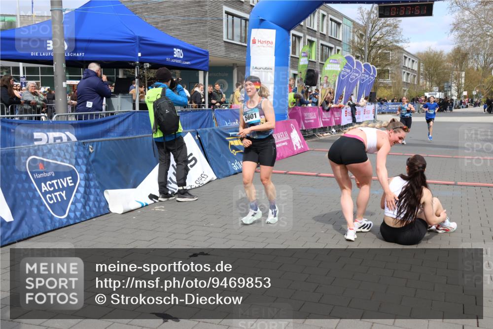 12.04.2026 - 45. Internationalen Wilhelmsburger Insellauf Strokosch-Dieckow http://msf.ph/oto/9469853 12.04.2026 12:50:51 Ziel 5601, 5659, 5678 meine-sportfotos.de