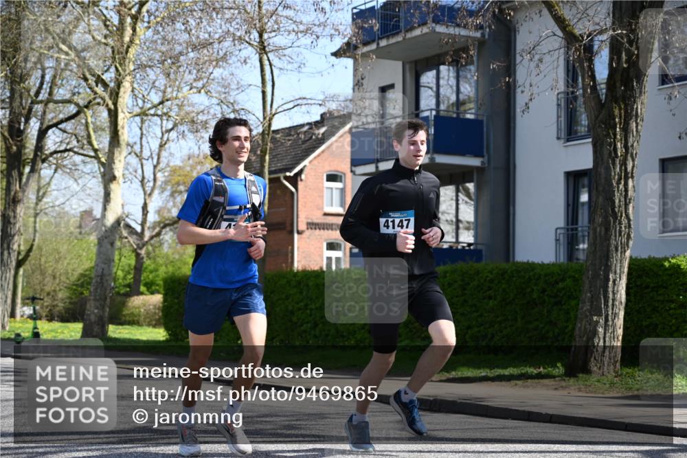 12.04.2026 - 45. Internationalen Wilhelmsburger Insellauf J. Mangold http://msf.ph/oto/9469865 12.04.2026 11:18:44 Ziel 3633, 3096, 3421, 2322, 4148, 4147, 3104, 4151, 2960, 2471, 2226, 5571 meine-sportfotos.de