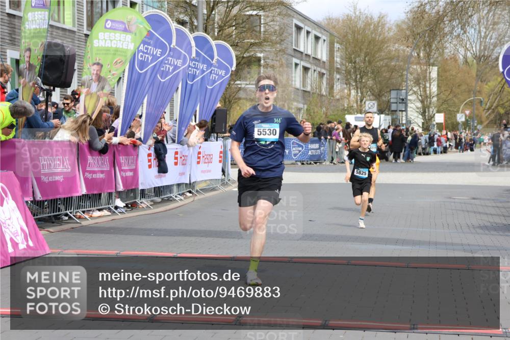 12.04.2026 - 45. Internationalen Wilhelmsburger Insellauf Strokosch-Dieckow http://msf.ph/oto/9469883 12.04.2026 12:51:15 Ziel 5530, 5825, 5411 meine-sportfotos.de