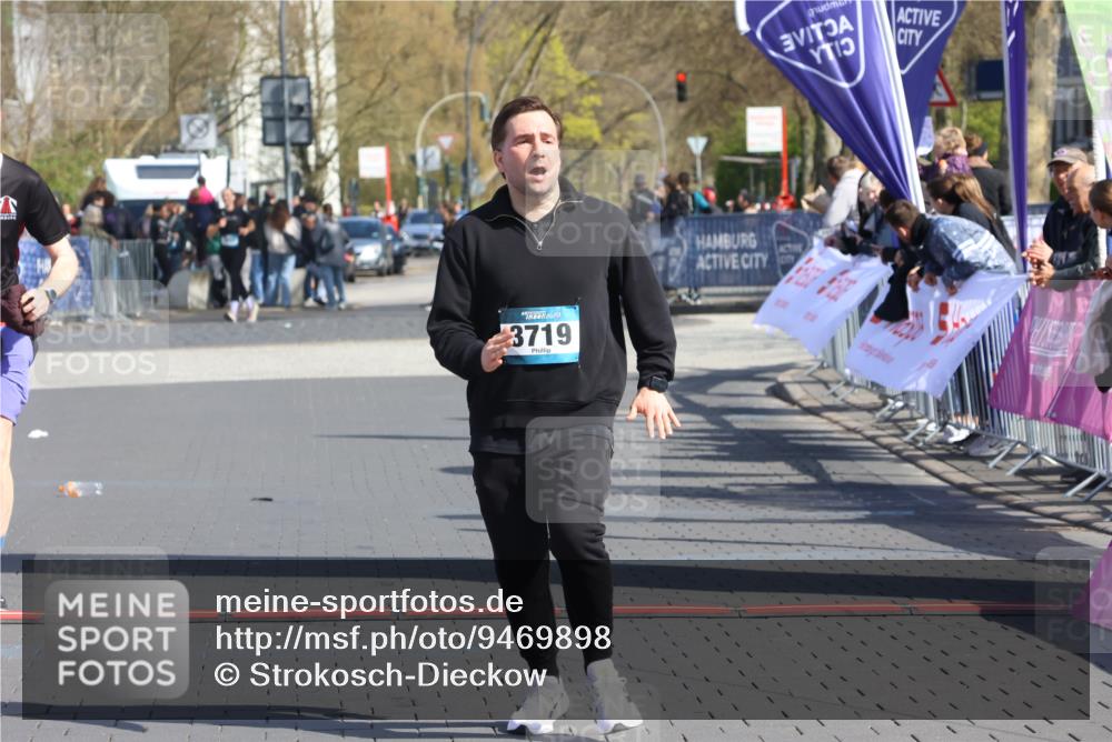 12.04.2026 - 45. Internationalen Wilhelmsburger Insellauf Strokosch-Dieckow http://msf.ph/oto/9469898 12.04.2026 11:24:47 Ziel 4450, 3719, 3690 meine-sportfotos.de