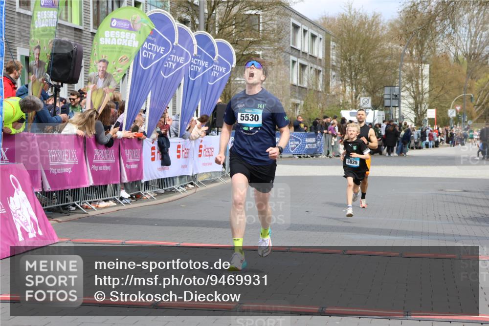12.04.2026 - 45. Internationalen Wilhelmsburger Insellauf Strokosch-Dieckow http://msf.ph/oto/9469931 12.04.2026 12:51:16 Ziel 5530, 5825, 5411 meine-sportfotos.de