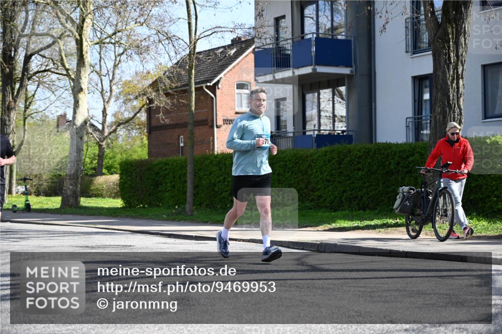 12.04.2026 - 45. Internationalen Wilhelmsburger Insellauf J. Mangold http://msf.ph/oto/9469953 12.04.2026 11:19:10 Ziel 2960, 2471, 2226, 5571, 5035, 4520, 3124, 3123, 2581, 2788, 4614 meine-sportfotos.de