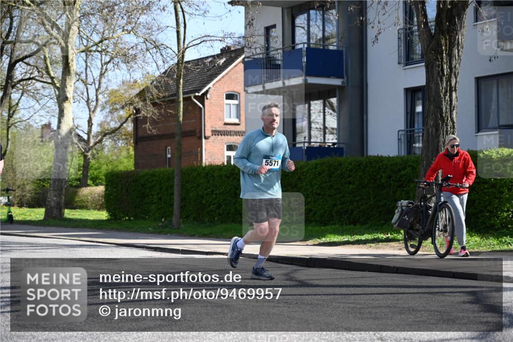 12.04.2026 - 45. Internationalen Wilhelmsburger Insellauf J. Mangold http://msf.ph/oto/9469957 12.04.2026 11:19:11 Ziel 2960, 2471, 2226, 5571, 5035, 5035, 4520, 3124, 3123, 2581, 2788, 4614 meine-sportfotos.de