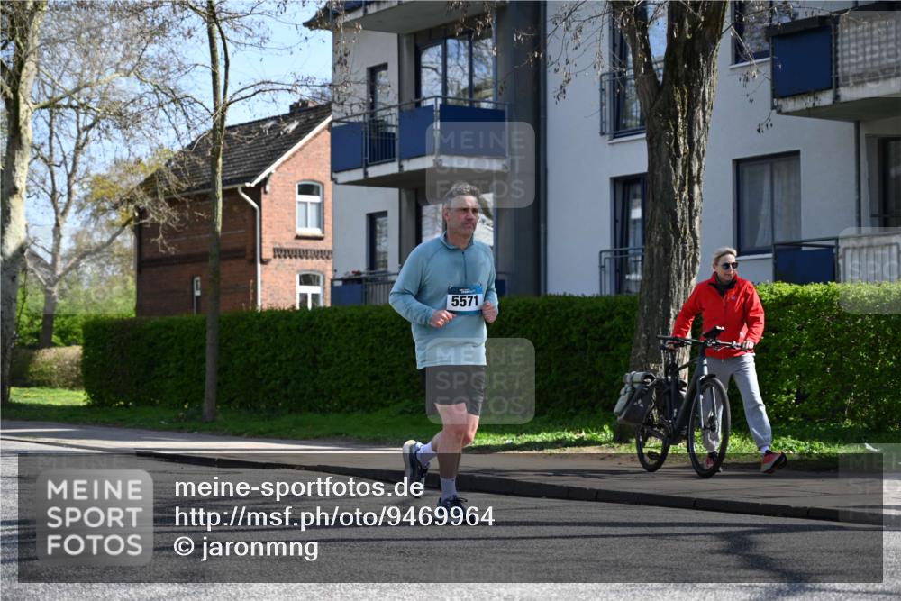 12.04.2026 - 45. Internationalen Wilhelmsburger Insellauf J. Mangold http://msf.ph/oto/9469964 12.04.2026 11:19:11 Ziel 2960, 2471, 2226, 5571, 5035, 5035, 4520, 3124, 3123, 2581, 2788, 4614 meine-sportfotos.de